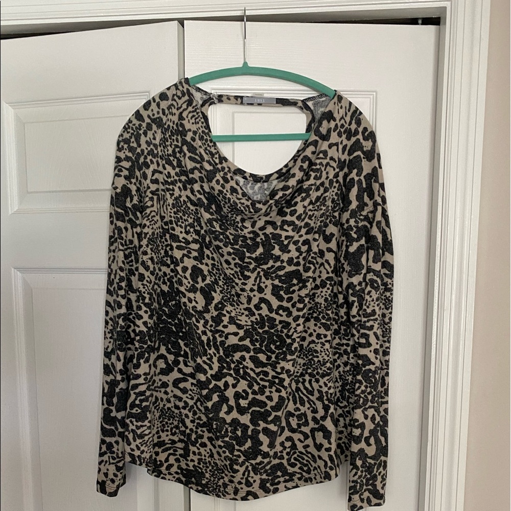 EUC Tart sweater/top size M